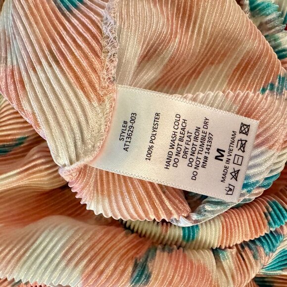 ASTR The Label Short Sleeve Plissé Top in Blush Pink Blue Women’s Size Large - Picture 11 of 11